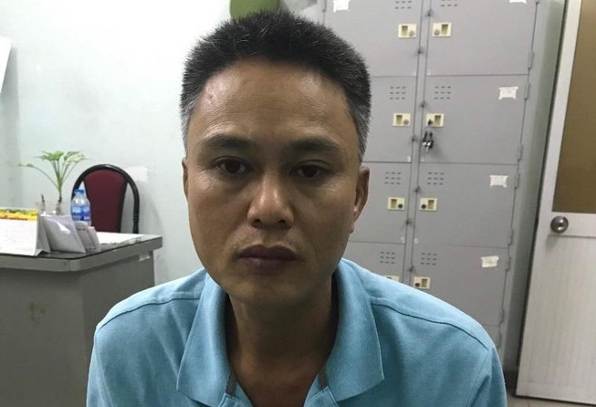 Nghi can dùng dao tấn công vào vùng cổ người phụ nữ ra đầu thú