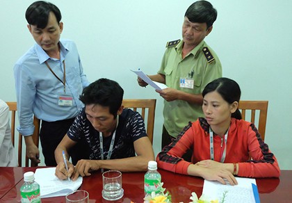 Đà Nẵng: Tạm đình chỉ 'lò' nhuộm gà bằng chất vàng ô