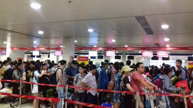 Máy bay lỗi kỹ thuật, hành khách chờ nhiều giờ liền