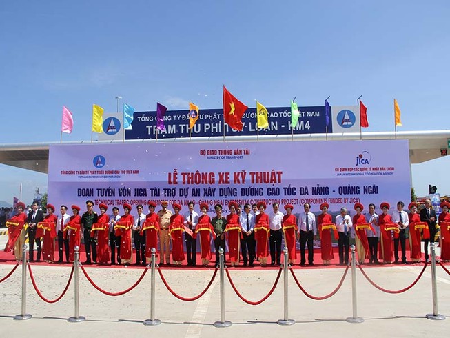 Dự án cao tốc đầu tiên ở miền Trung thông xe