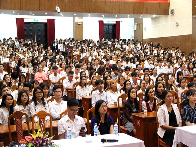 Huy động gần 800 tình nguyện viên phục vụ APEC