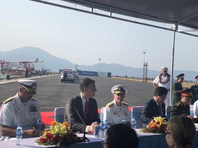 Tư lệnh tàu USS Carl Vinson: 'Hôm nay là ngày lịch sử'