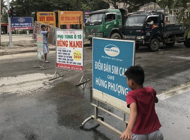 Dân Đà Nẵng lại ra đường chặn xe vì ô nhiễm