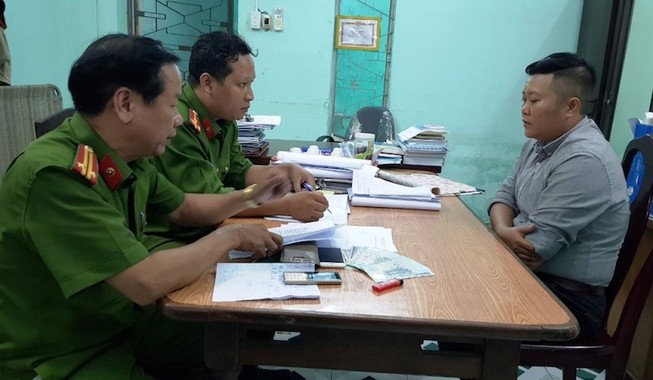 Nhóm đồng tính giả công an cưỡng đoạt tiền người Hàn Quốc
