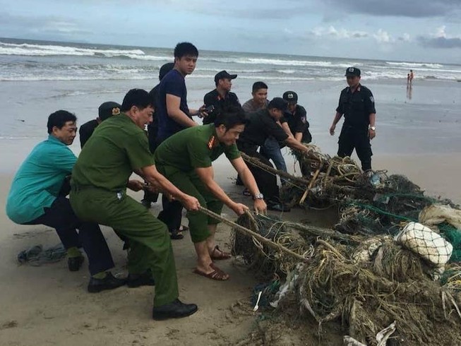Đà Nẵng tổng lực khắc phục hậu quả sau trận ngập lịch sử