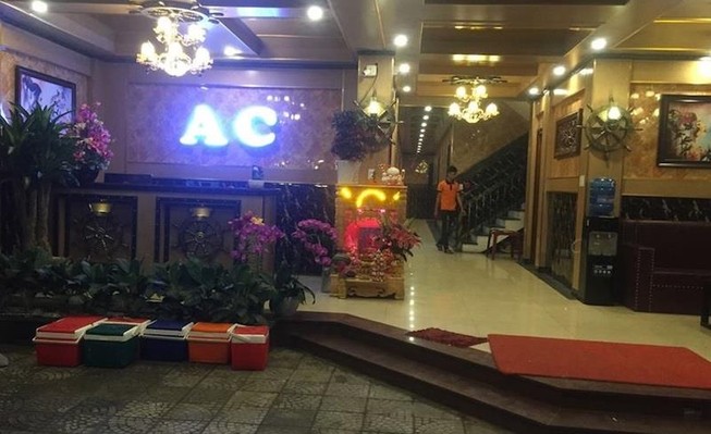 2 người bị bắn trọng thương tại quán karaoke