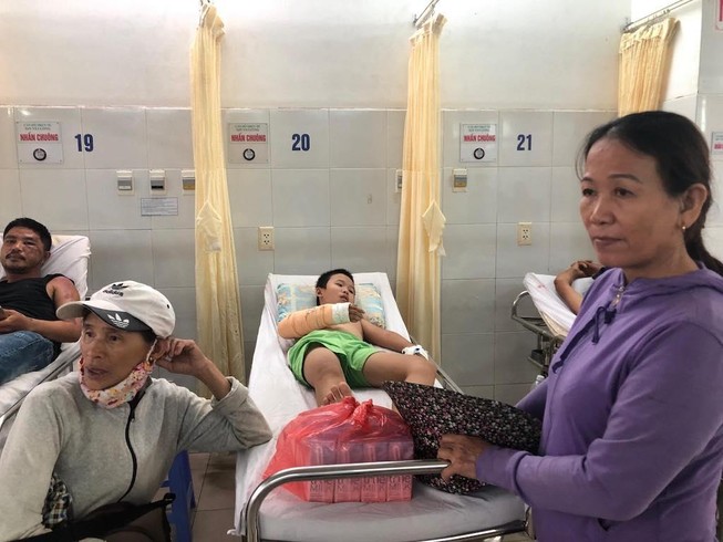Bé Linh “vé số” trở nặng phải chuyển viện ra Đà Nẵng