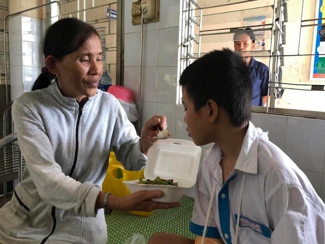 Linh 'vé số' bị cướp đánh gãy tay đã được xuất viện