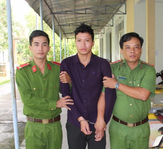 Bắt kẻ gây hàng loạt vụ cướp trên QL61C trốn ở TP.HCM