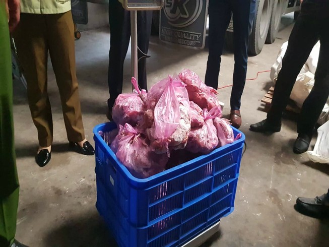 Thu giữ hơn 30 tấn thịt trâu, bò, vú heo... không rõ nguồn gốc