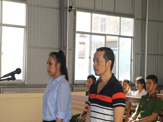 Đang xử cựu nữ nhà báo đòi 700 triệu đồng để gỡ bài