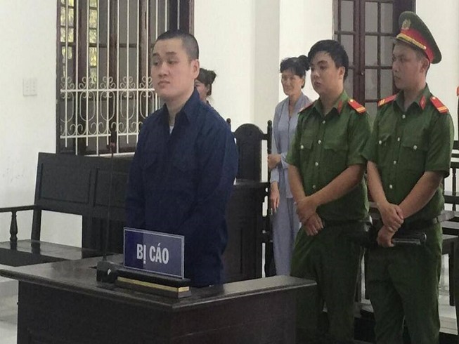 Giấu ma túy trên cây Lộc vừng