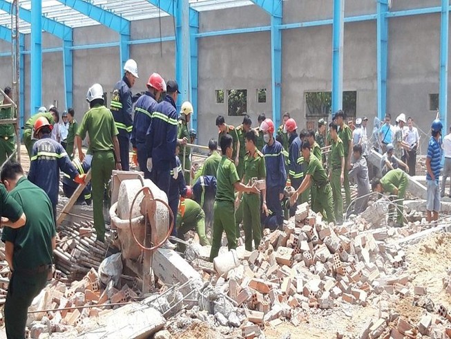 Bộ Xây dựng có công văn hỏa tốc vụ sập tường làm 6 người chết