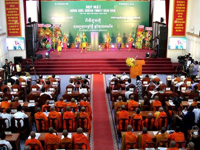 Thủ tướng dự họp mặt mừng Tết cổ truyền Chol Chnam Thmay