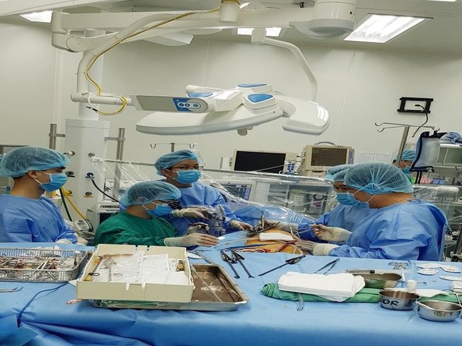 Bị u nhầy nhĩ trái biến chứng làm tắc mạch máu não