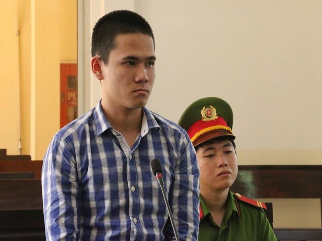 Dụ cho xem phim hoạt hình rồi xâm hại 2 bé gái