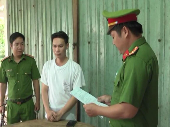 Bị bắt vì đánh con ngất xỉu do 'chậm tiếp thu bài'