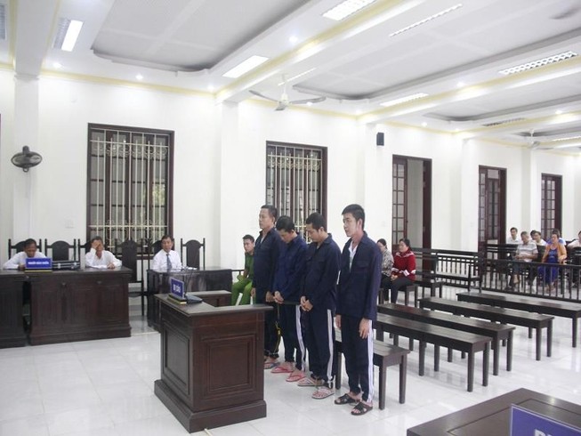 Chế ra thiên thạch giả bán giá triệu đô