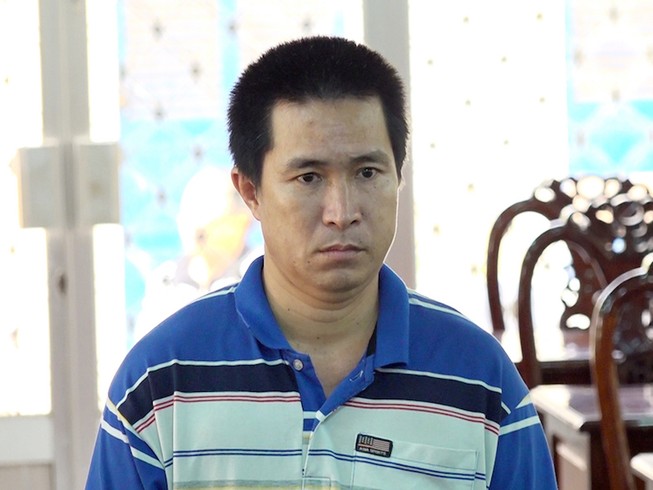 Dụ dỗ, cho tiền cháu gái họ và mức án 13,5 năm tù