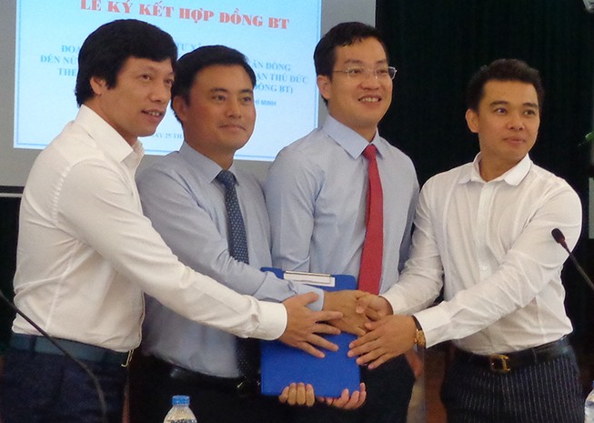 TP. HCM vượt khó, tìm vốn làm thêm nhiều cầu, đường