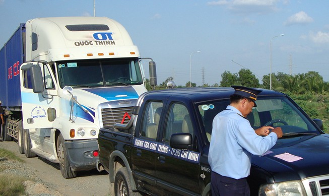 Không cho xe tái phạm dồn tải vào cảng Cát Lái