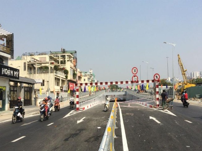 Thông xe hầm chui Nguyễn Văn Luông 104 tỷ đồng