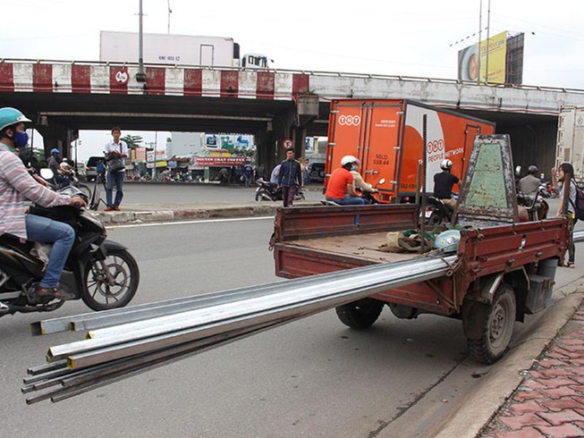 TP.HCM phạt hơn 1.300 xe thô sơ, 3 bánh