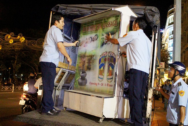 Quán nhậu nháo nhào khi thấy đoàn kiểm tra của ông Hải