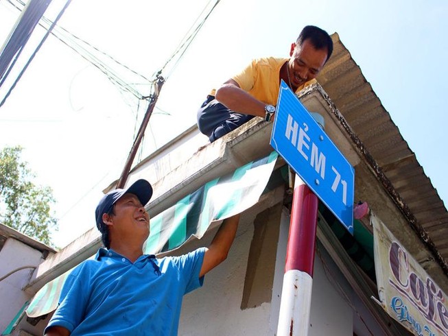 Cả khu phố tự dỡ toàn bộ mái che chiếm vỉa hè