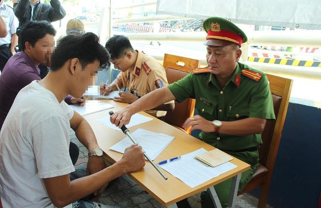 Công an xử sao khi tài xế dương tính ma túy khai do thuốc cảm?