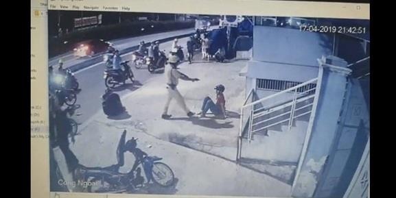 Xác minh clip CSGT chĩa súng, đánh người