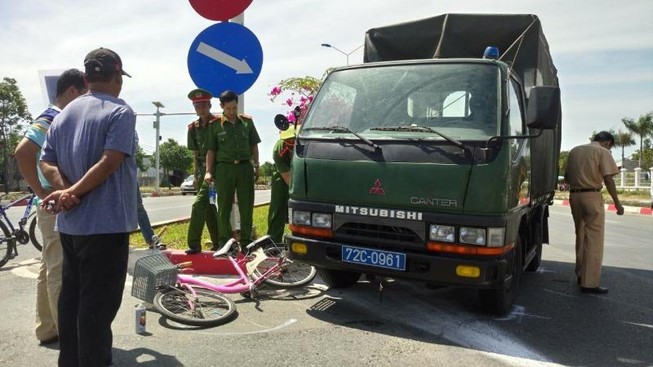 Va chạm với xe cảnh sát cơ động, một người tử vong