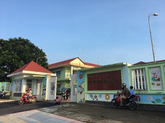 Trường mầm non bị 'tố' nấu cơm cho trẻ bằng gạo mốc
