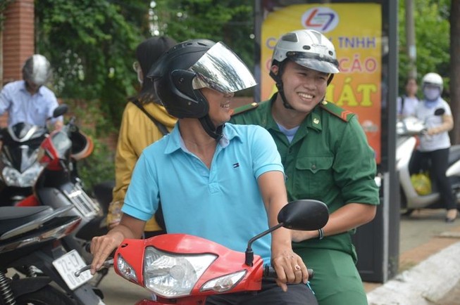 Binh nhất Biên phòng quyết tâm chinh phục kỳ thi THPT quốc gia