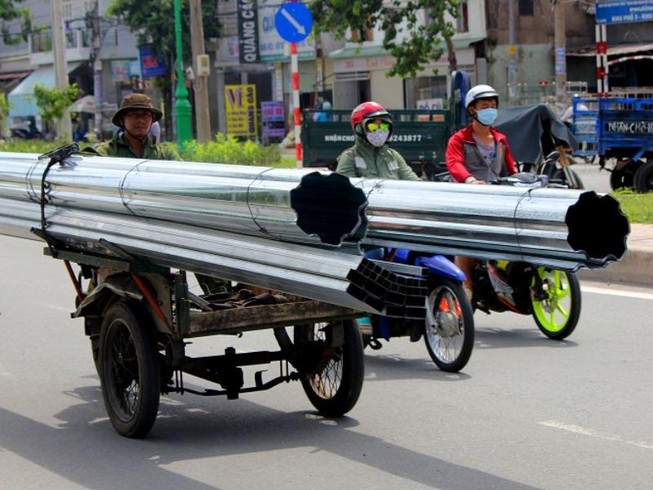Xe chở tôn nhan nhản mọi nẻo đường