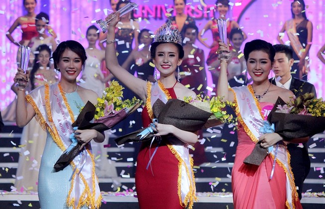 Đặng Thị Thu Hồng đoạt Nữ sinh viên VN duyên dáng 2016