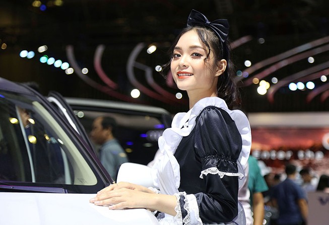 Ngắm những bóng hồng khoe sắc tại Vietnam Motor Show 2019