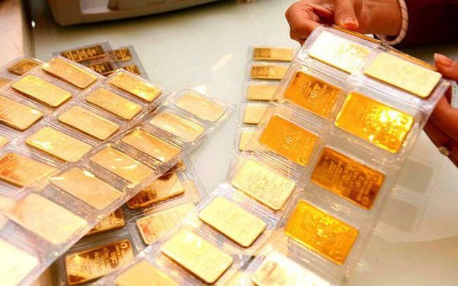 Giá vàng trong nước rẻ hơn thế giới 200.000 đồng/lượng
