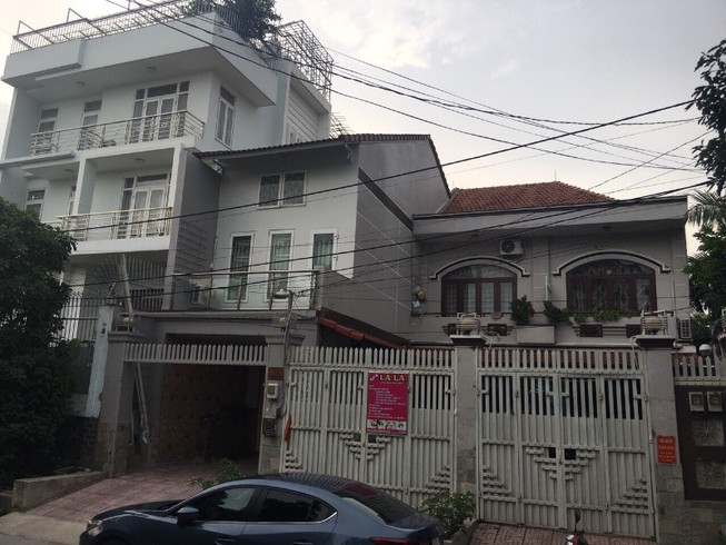 Bỗng dưng bị người lạ chiếm nhà