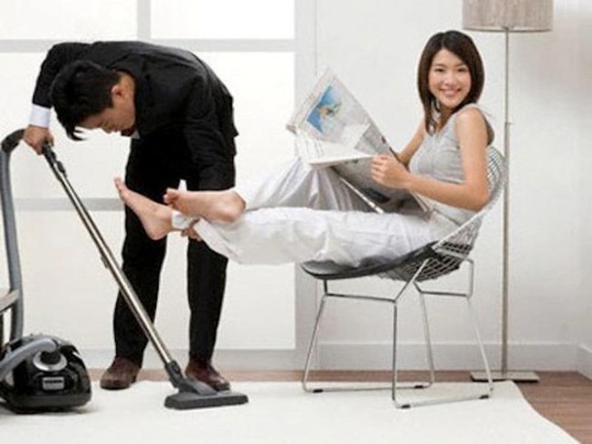 Tỏ ra sợ vợ - mốt của đàn ông bây giờ?