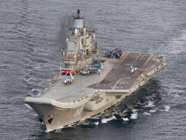 8 tàu NATO bám đuôi tàu sân bay Nga