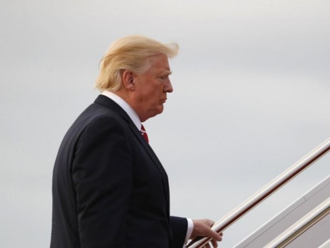 Tổng thống Trump rút ngắn chuyến thăm châu Á