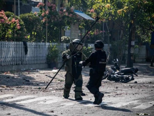 Indonesia: Đánh bom liên hoàn ở 3 nhà thờ, 5 người thiệt mạng