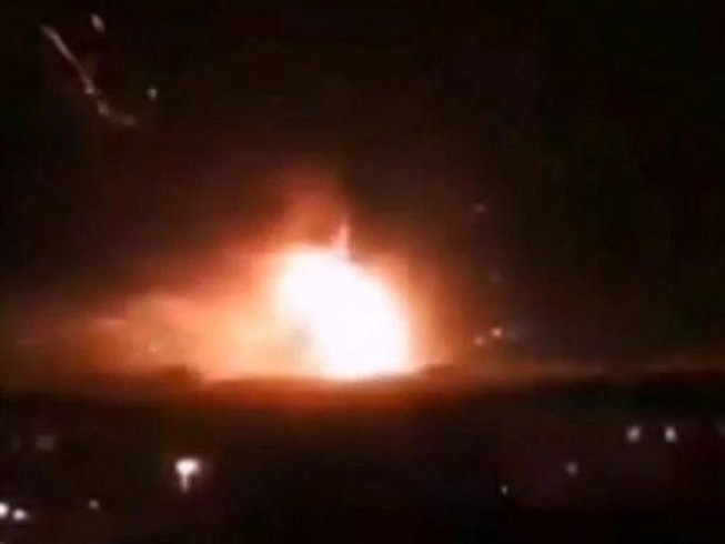 Nổ lớn liên tiếp rung chuyển căn cứ quân sự Syria