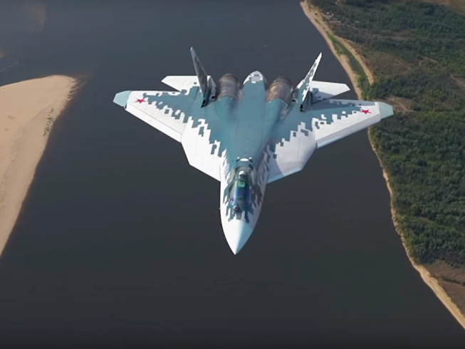 Nga công bố video tiêm kích Su-57 bay sát mặt đất
