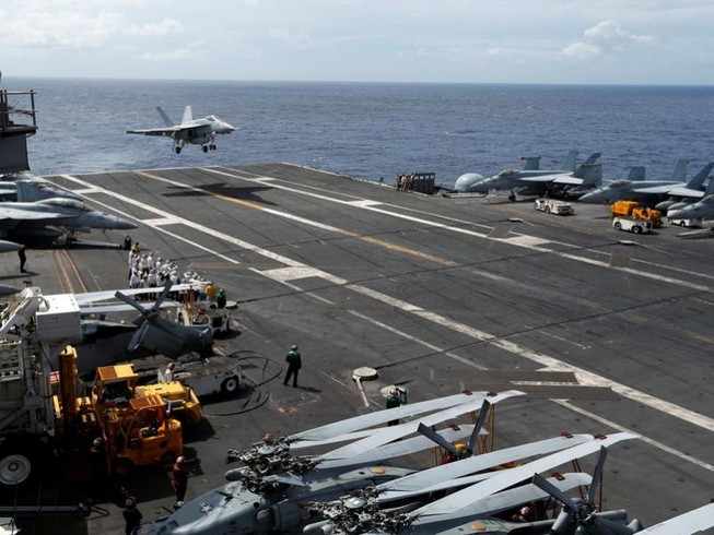 Máy bay chiến đấu F/A-18 của Mỹ rơi xuống biển Philippines