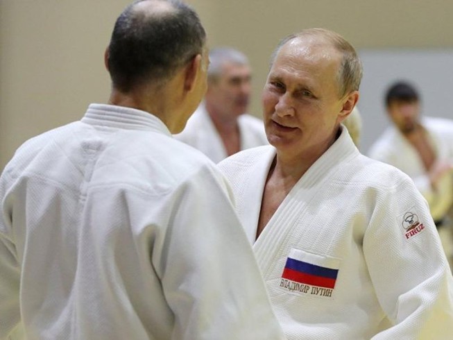Ông Putin bị thương khi luyện tập Judo