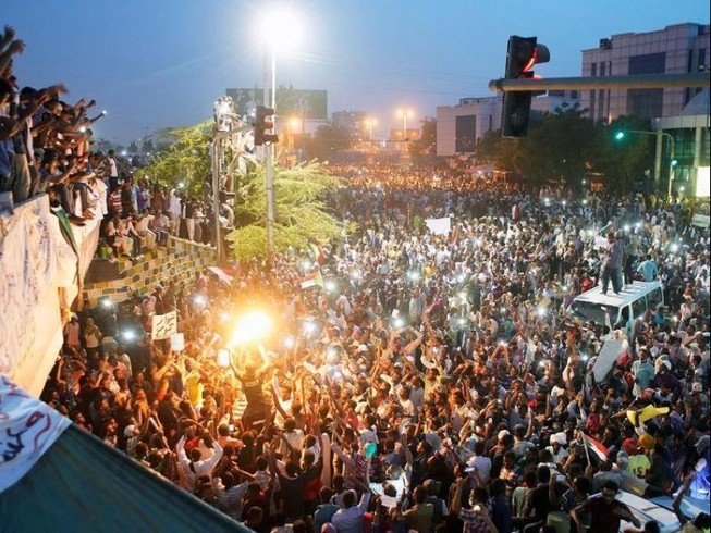 Đảo chính ở Sudan, Tổng thống Bashir từ chức