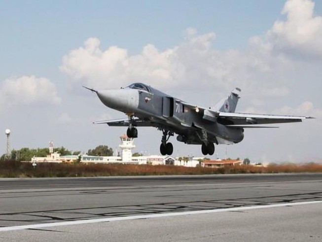 Căn cứ Nga ở Syria hứng 36 quả rốc két