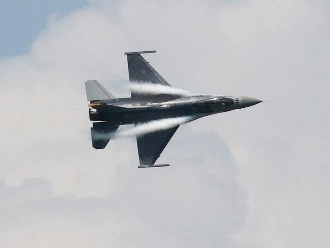 Trung Quốc cảnh báo Mỹ gánh hậu quả nếu bán F-16 cho Đài Loan